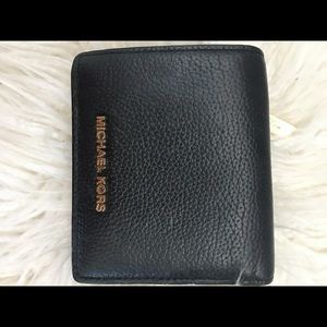 *MIchael Kors wallet*